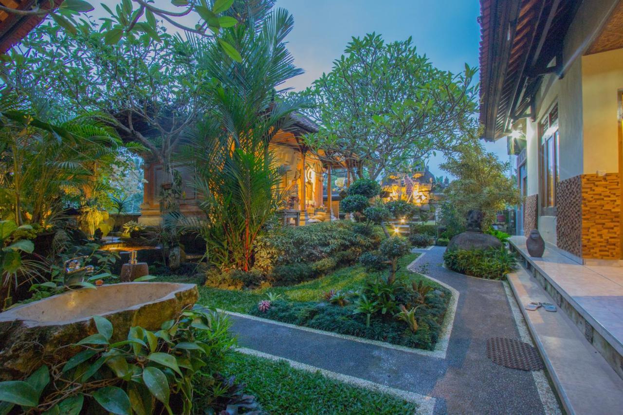 Pondok Prapen Guest House Ubud Esterno foto